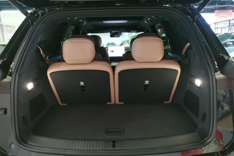 Used ONVO Luxeed L90 2025 Model—Ultra Six-Seater Version
