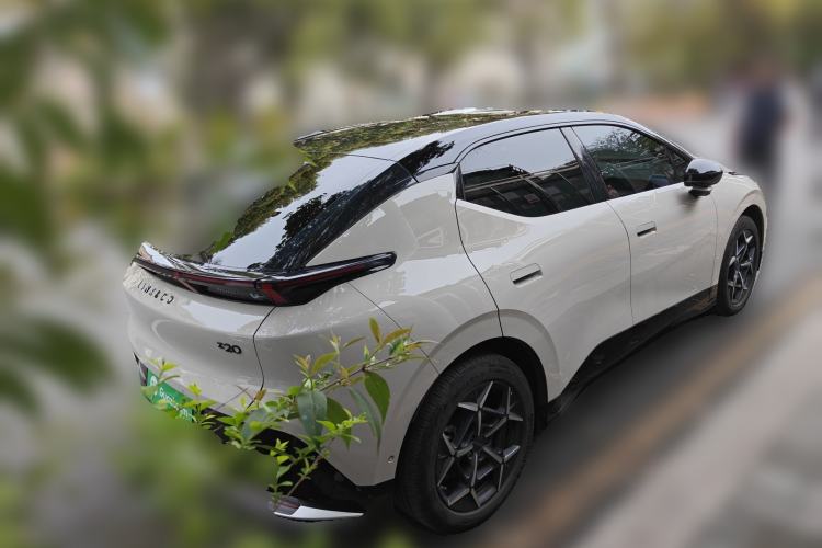 Used Lynk & Co Z20 2025 530 km Range Rear-Wheel Drive Max Rear Right 45 Deg