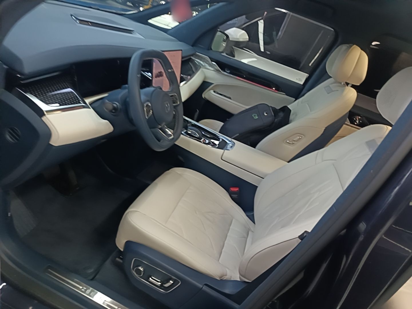 Zeekr 009 2024 7-Seater Walk-Through Version Four-Wheel Drive 108 kWh — снимка 18