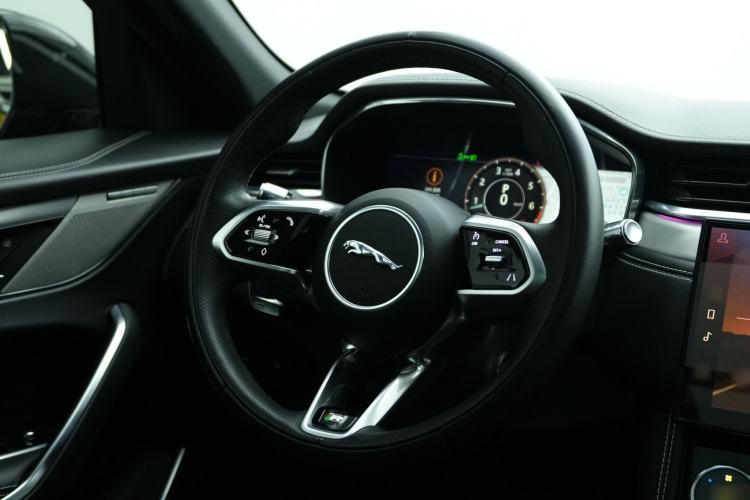 Used Jaguar F-PACE 2021 250 PS R-Dynamic S
