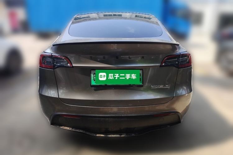 Used Tesla Model Y 2023 High-Performance All-Wheel-Drive Version
