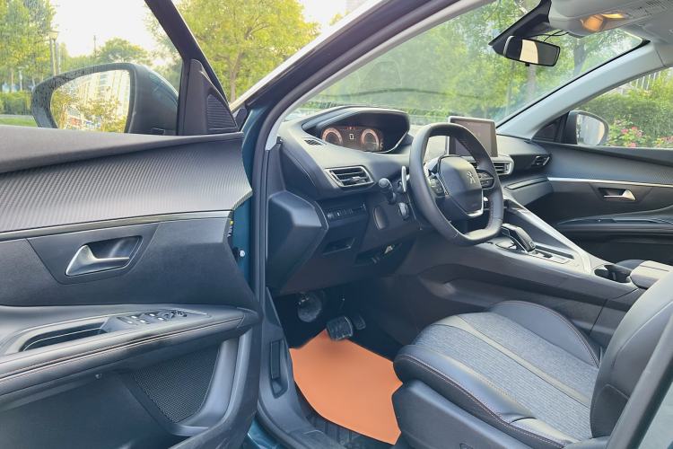 Used Peugeot 5008 2017 380THP 7-Seater Elite Edition
