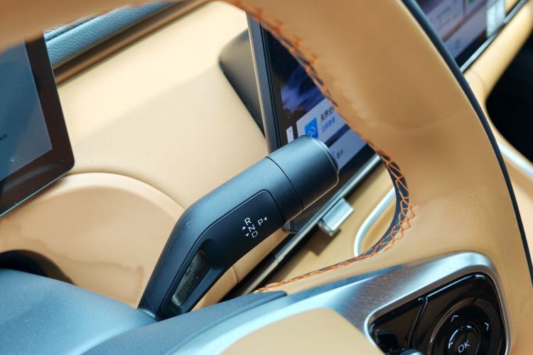 Used Geely Galaxy Xingjian 7 EM-i 2025 120km Exploration+ Version Gear Lever