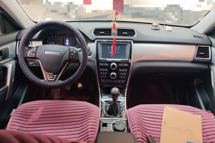 Used Haval H2 2017 Red-Label 1.5T Manual Two-Wheel Drive Luxury Model