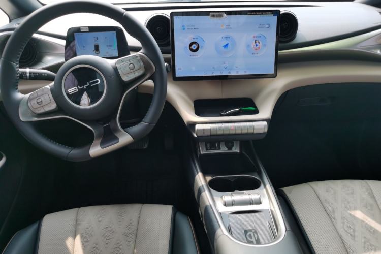 Used BYD Dolphin 2023 420 km Fashion Edition
