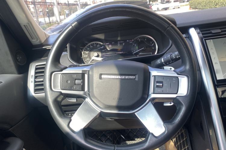 Used Land Rover Discovery 2023 300PS S
