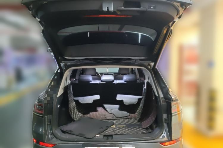 Used Volkswagen ID.6 X 2022 Pure Edition Trunk