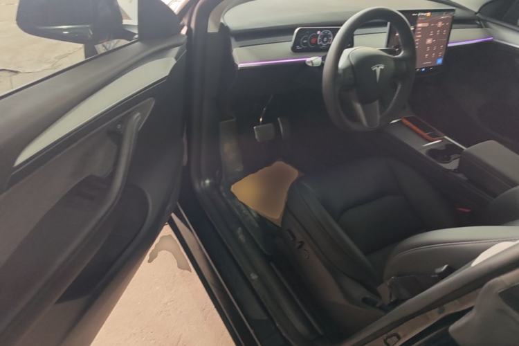 Used Tesla Model Y 2023 Rear-Wheel-Drive Version