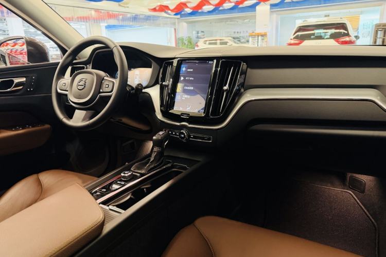 Used Volvo XC60 2019 T5 4x4 Smart Edition China V Standard
