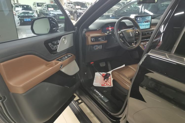 Used Lincoln Aviator 2020 3.0T V6 All-Wheel Drive Executive Version
