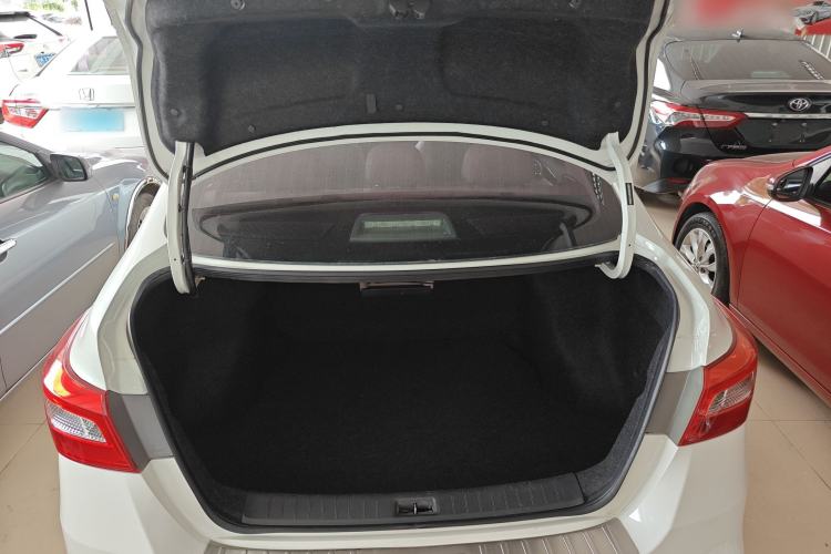 Used Nissan Sylphy 2016 1.6 XL CVT Deluxe Edition Trunk