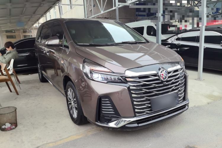 Used Buick GL8 2023 Facelifted Land Cruiser Executive Luxury Version
