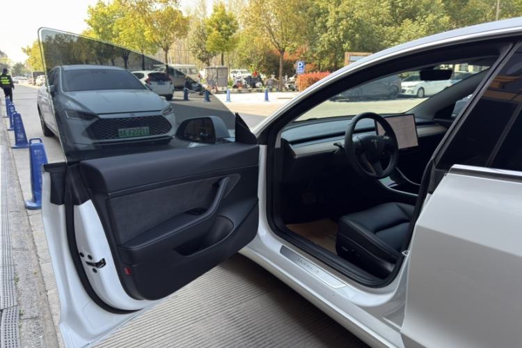 Used Tesla Model 3 2019 Standard Range Rear-Drive Upgraded Version Interior 9