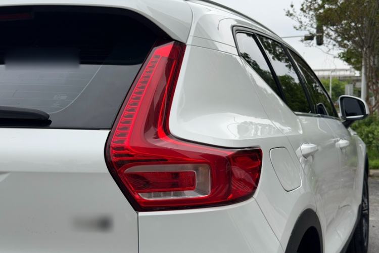 Used Volvo XC40 2022 T4 Four-Wheel Drive Smart & Luxurious Edition Exterior 6