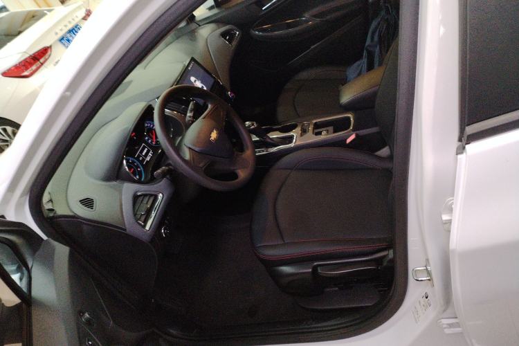 Used Chevrolet Cruze 2017 1.5L Automatic Pioneer Sunroof Edition