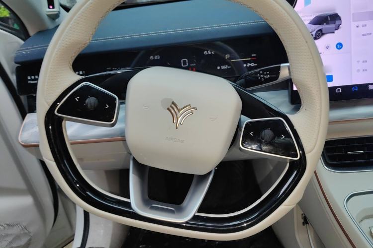 Used NETA L 2024 Extended-Range 310 Flash-Charge Red Edition
