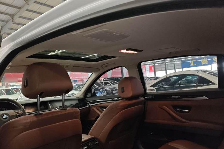 Used BMW 5 Series 2014 520Li Elegant Model
