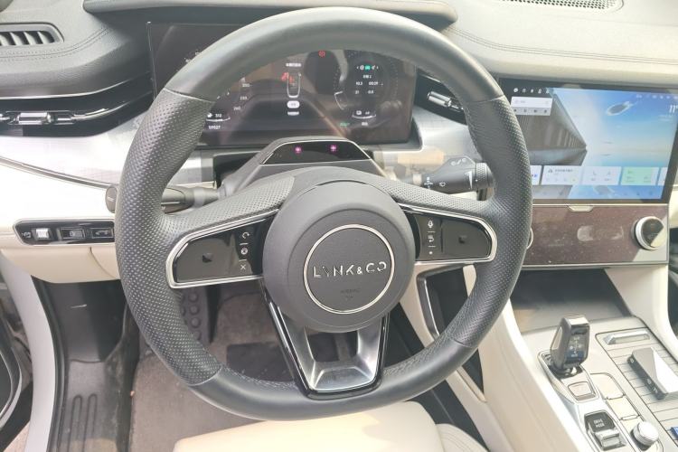 Used Lynk & Co 09 2021 2.0T Ultra Six-Seater Steering Wheel