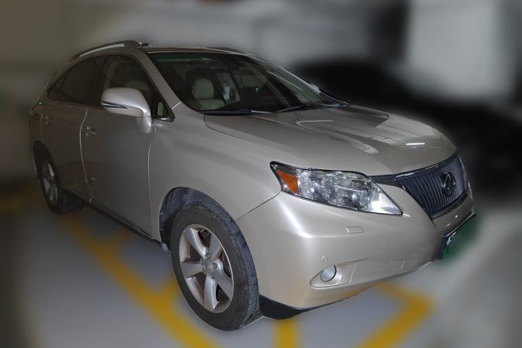 Used Lexus RX Classic 2011 270 Luxury Edition Front Right 45 Deg