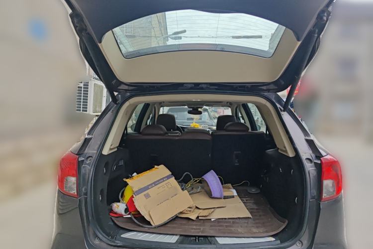 Used Buick Envision 2016 28T Four-Wheel Drive Luxury Model Trunk