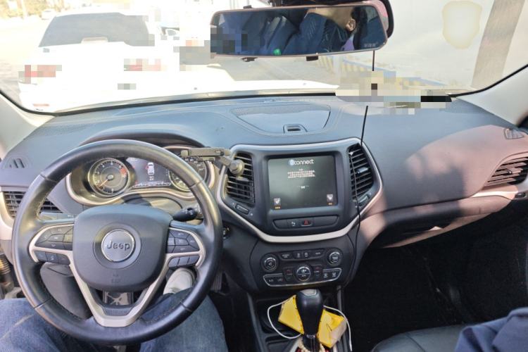 Used Jeep Cherokee 2017 2.0L Superior Edition