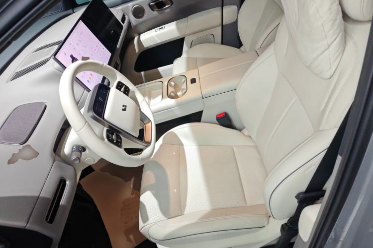 Used Li Auto i6 2025 Model Two-Wheel-Drive Standard Type
