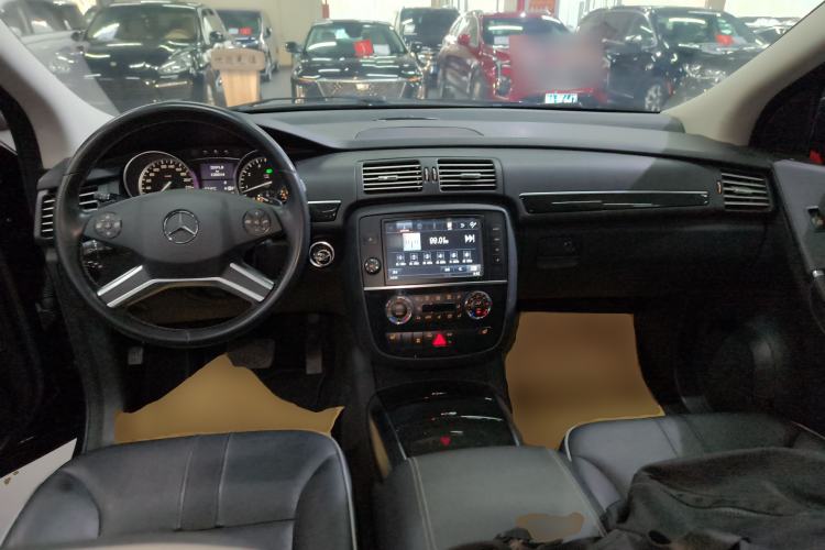 Used Mercedes-Benz R-Class 2017 R 320 4MATIC Business Edition Prestige Model