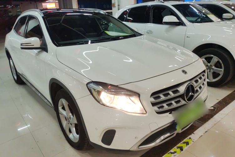 Used Mercedes-Benz GLA 2018 GLA 200 Sport Edition Front Right 45 Deg