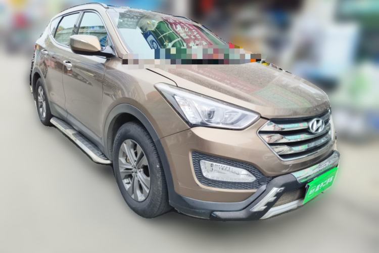 Used Hyundai Santa Fe 2013 2.4L Automatic Two-Wheel Drive Smart Version Front Right 45 Deg