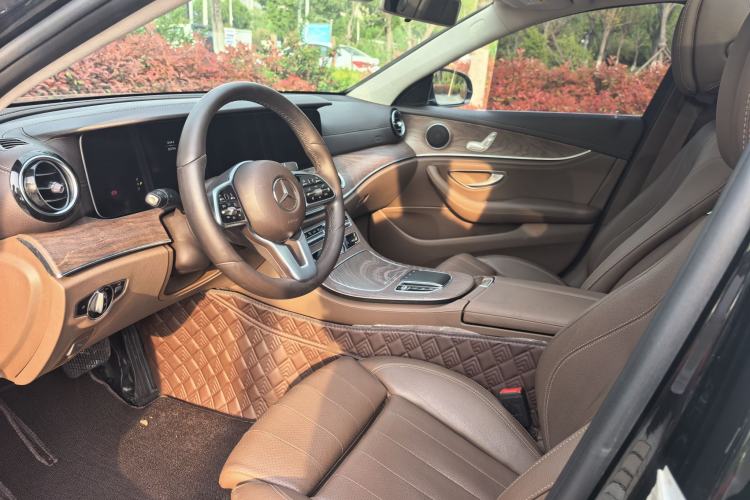 Used Mercedes-Benz E-Class 2019 E 260 L Interior 2