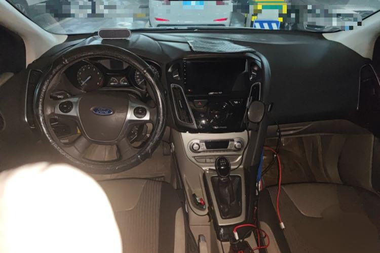 Used Ford Focus 2012 Sedan 1.6L Manual Fashion Edition
