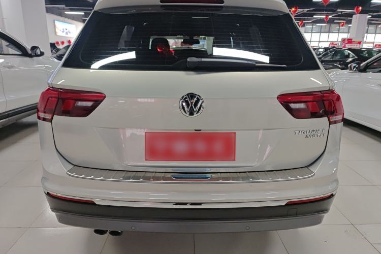 Used Volkswagen Tiguan L 2017 330TSI Automatic Two-Wheel Drive Luxury Edition Rear