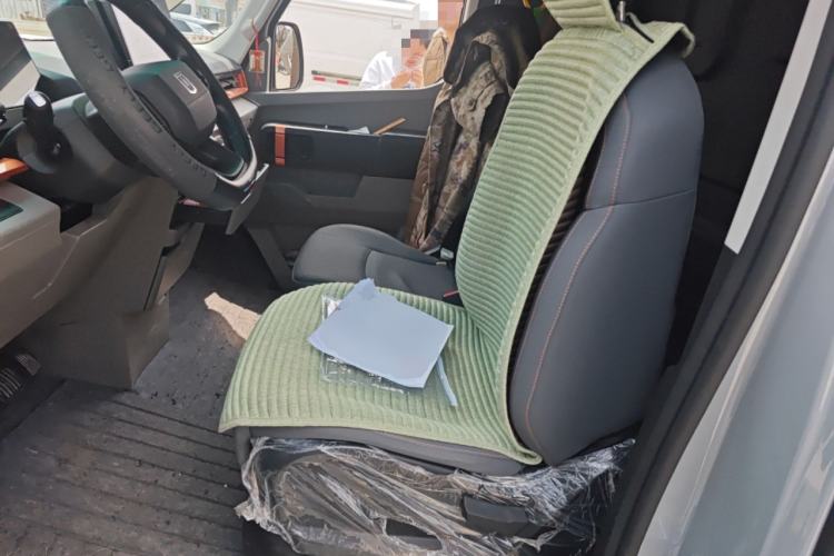 Used Farizon Super VAN 2025 Jingcheng Edition, Action-Pak Mid-Roof 51kWh
