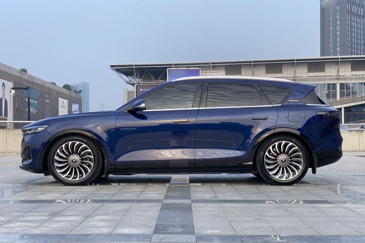 Used VOYAH FREE 2023 Four-Wheel Drive Extended-Range Model with Ultra-Long Range