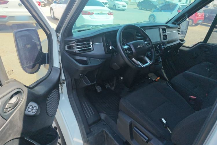 Used JMC Fushun 2022 2.0T Manual Van with Long Wheelbase Mid-Height Roof and 3 Seats
