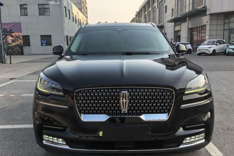 Used Lincoln Aviator 2020 3.0T V6 Four-Wheel Drive Premium Edition Trunk