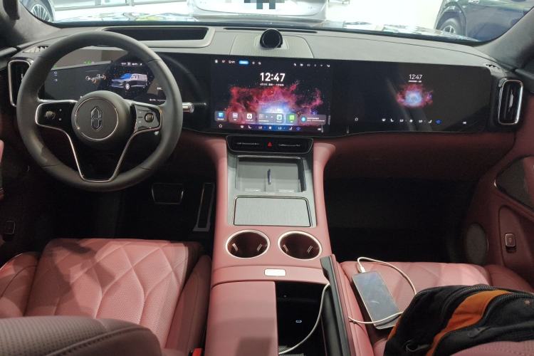 Used Hima AITO M8 2025 Model Pure Electric Max+ Six-Seat Four-Wheel-Drive Version