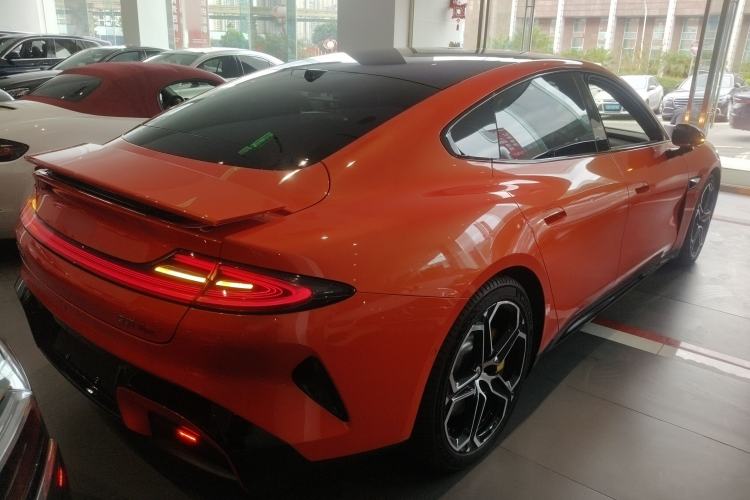 Used Xiaomi Auto SU7 2024 Four-Wheel-Drive Max Founder's Edition
