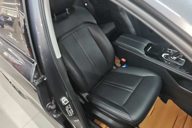 Used Wuling Victory 2020 1.5T CVT Flagship Edition Right Front Seat