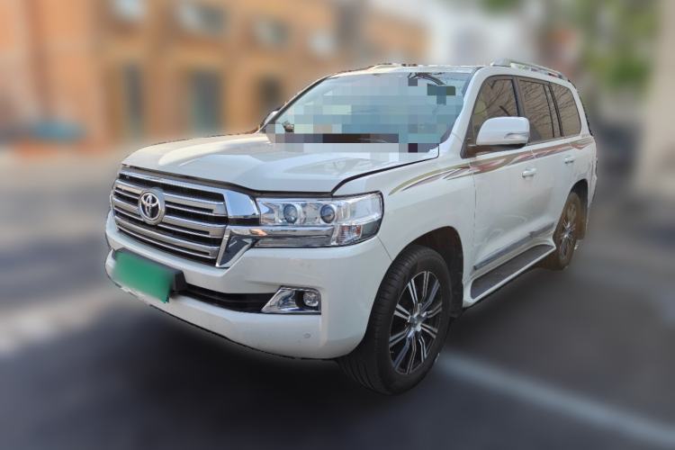 Used Toyota Land Cruiser 2016 5.7 automatic, seven‑seat, V8
