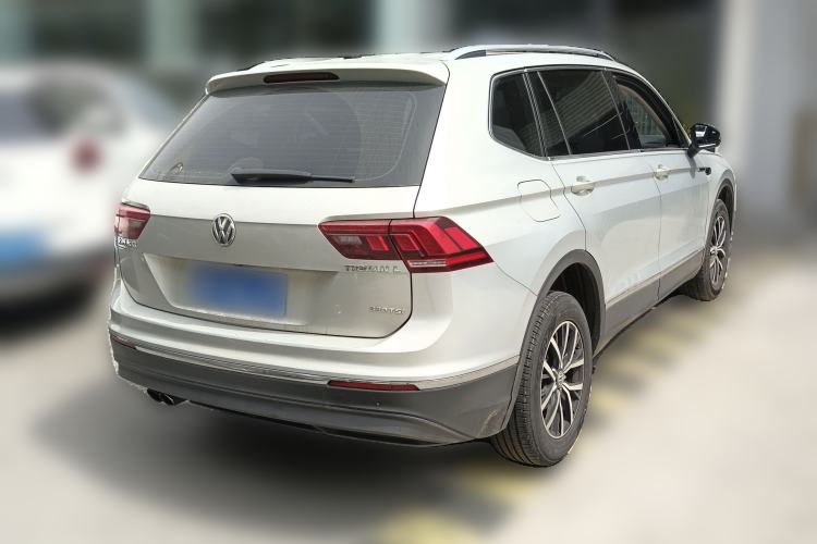 Used Volkswagen Tiguan L 2017 330TSI Automatic Two-Wheel Drive Luxury Edition Rear Right 45 Deg