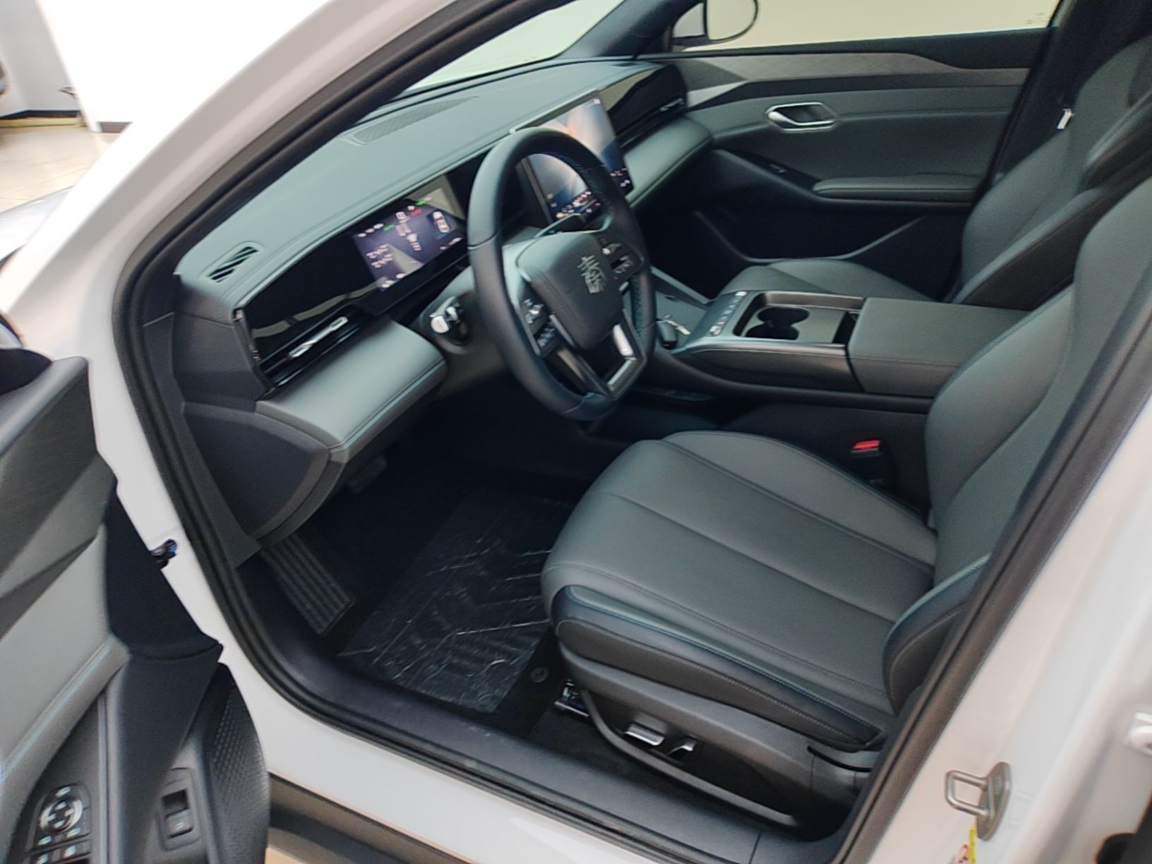 BYD Qin L 2025 EV 545KM Beyond Version — снимка 17