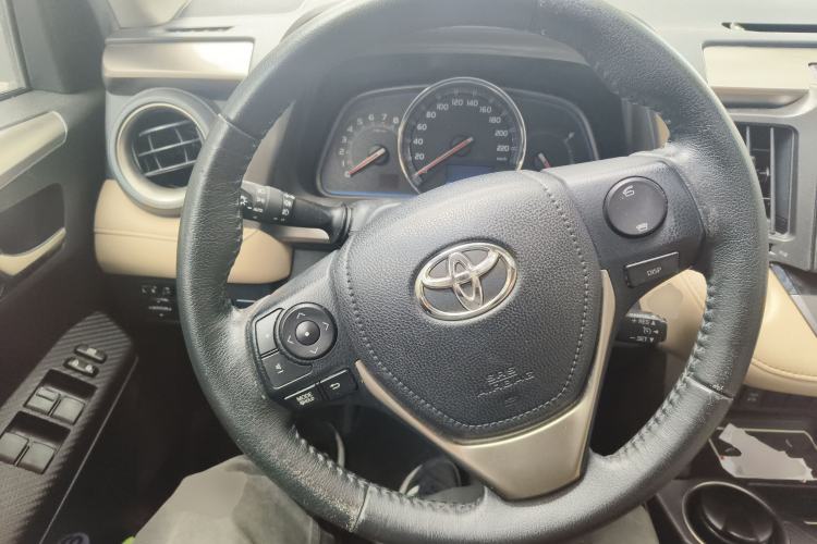Used Toyota RAV4 2013 2.0L CVT Four-Wheel Drive New Edition