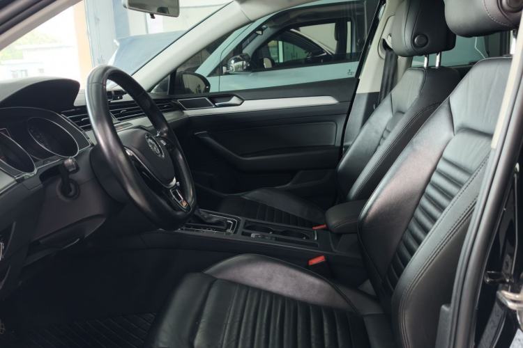 Used Volkswagen Magotan 2018 330TSI DSG Advanced Model Interior 3