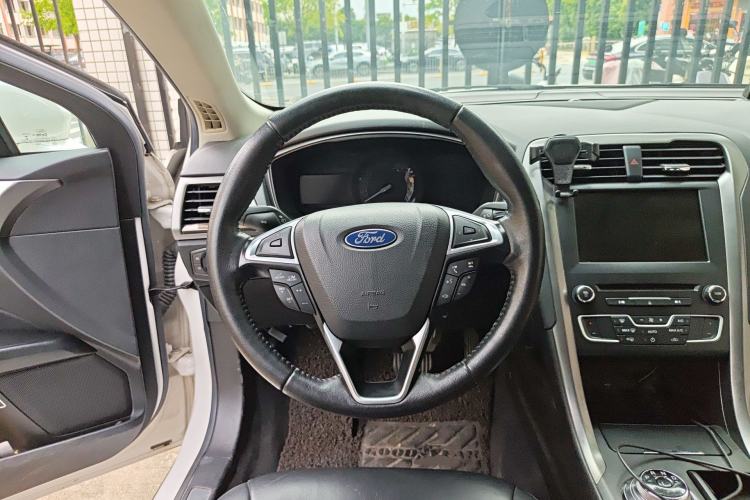 Used Ford Mondeo New Energy 2018 2.0 PHEV ZhiShang Trim Steering Wheel