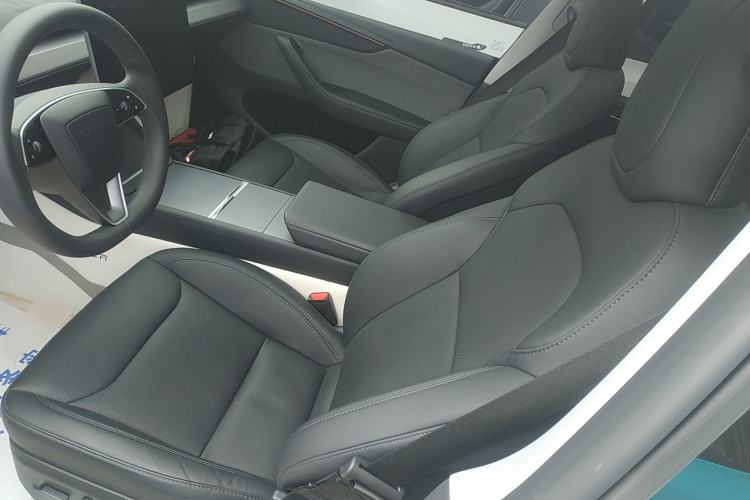 Used Tesla Model Y 2025 Rear-Wheel Drive First Edition