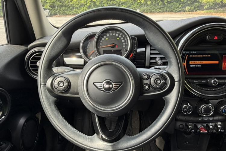 Used MINI 2018 1.5T COOPER Classic Edition Five-Door Version Steering Wheel