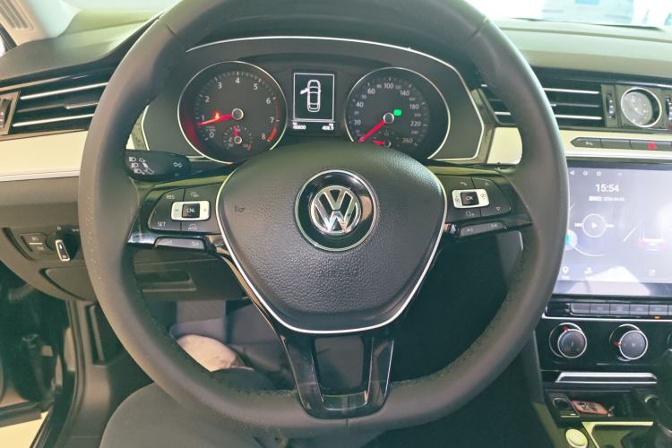Used Volkswagen Magotan 2018 330TSI DSG Advanced Model Steering Wheel