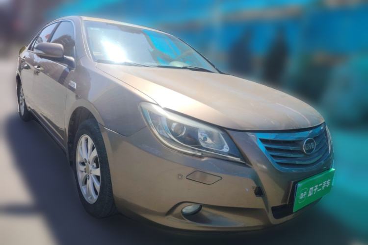 Used BYD G6 2012 1.5TID Automatic Prestige Edition Front Right 45 Deg