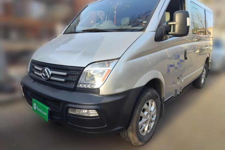 Used SAIC MAXUS Xintu V80 2019 2.5T Classic Model 6-Speed Manual Commercial Van with Short Wheelbase and Low Roof 9-Seater